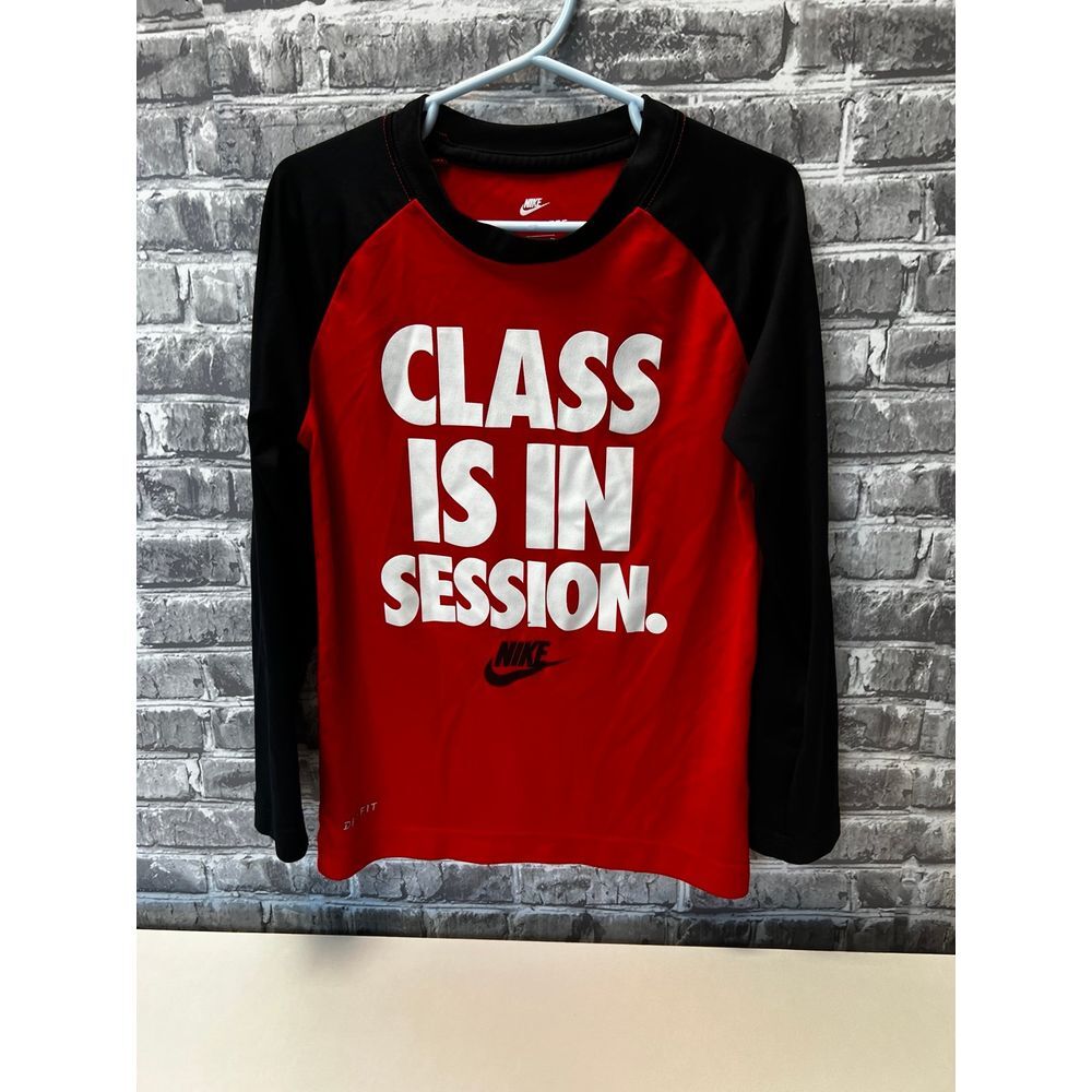 Nike T-shirt‎
